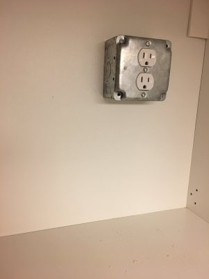 outlet.jpg